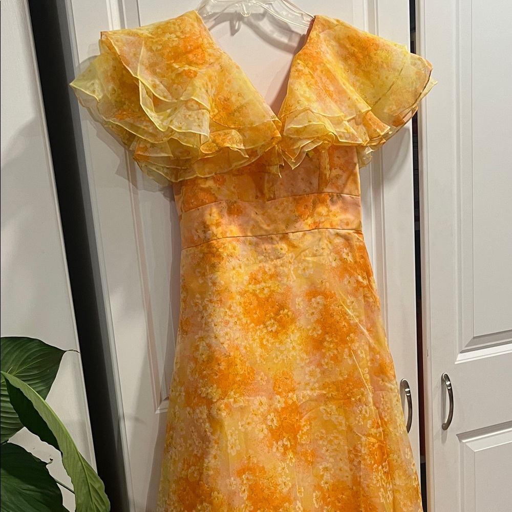 Vintage 70’s Floral Yellow Chiffon Maxi Dress - Picture 13 of 13